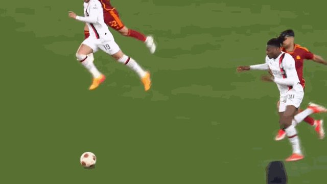 1713476027222007282.gif 切利克红牌.gif